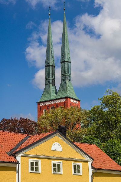 Bibikow, Walter 아티스트의 Sweden-Vaxjo-Vaxjo church-exterior작품입니다.
